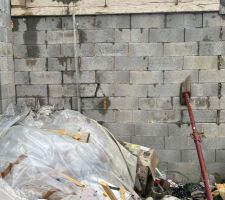 Chez AST-groupe les murs de sout&egrave;nement sont &eacute;galement parfaitement ex&eacute;cut&eacute;. Et afin de dissimuler la mis&egrave;re on met bien s&ucirc;r un petit enduit de lissage, ni vu ni connu.