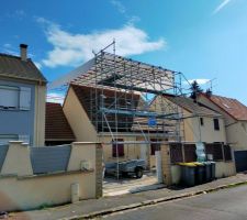 Ça y est l échafaudage est prêt le chantier va pouvoir commencer