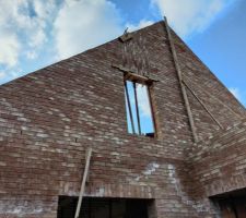 Pointe de pignon gauche - ext&eacute;rieur