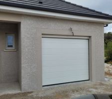 Façade du garage, gris cendre