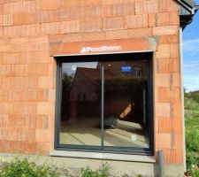 Pose des baies vitrées et fenêtre