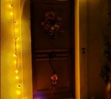 D&eacute;coration d'halloween pour porte d'entr&eacute;e