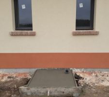 07 11 2024 Dalle support de l'unit&eacute; ext&eacute;rieure de la pompe &agrave; chaleur