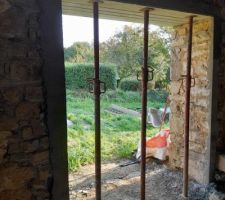 Baie vitr&eacute;e: pose des linteaux et refection des jambages