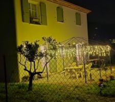 Guirlande de Noël sur pergola