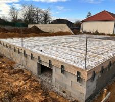 Élévation du vide sanitaire et pose des hourdis