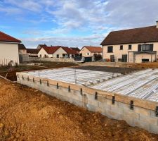 Élévation du vide sanitaire et pose des hourdis