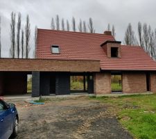 Pierres bleues pos&eacute;es sur la fa&ccedil;ade avant