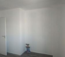 Chambre amis - bureau (arriv&eacute;e d'eau dans le placard - oui je sais...)