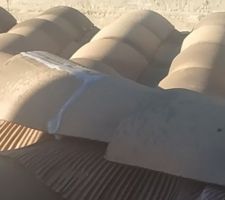 Tuile cass&eacute;e &agrave; r&eacute;parer