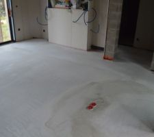 Coulage de la chape fluide à base ciment