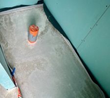 Coulage de la chape fluide à base ciment