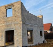 Vue depuis l'arri&egrave;re de la maison (milieu du terrain arri&egrave;re)