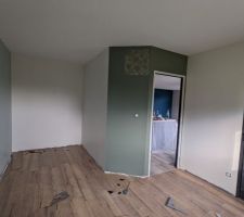 Pose du parquet dans la chambre parentale