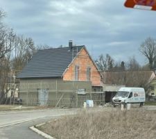 Les enduits de la façade sont en cours