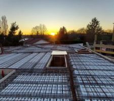 Equinoxe de printemps ! Le soleil se couche exactement à l'Ouest !