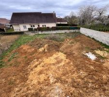 Vue du terrain depuis R+1 (terre à évacuer)