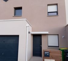 Façade extérieure de la maison.