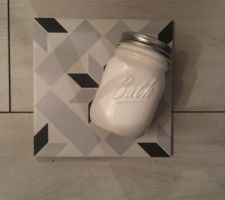 Voici notre carrelage de notre salle de bain parentale , avec le pouce mousse de l'evier un ptit coté rétro comme j'adore .