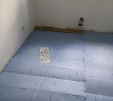 Isolant avant la pose de  notre parquet