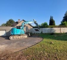 Terrain sans arbres, mais il reste les souches