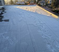 Toit isolé fini avec des bulles