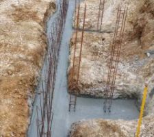 Et c'est le coulage, 26 m3 !!!! dont 5 à la bétonnière pour les zones non atteinte par les toupies et le reste en BPE