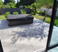 Terrasse termine avec spa