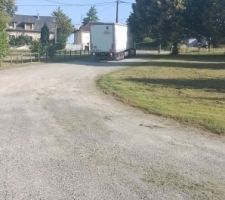Arriv&eacute;e du 44 tonnes transportant les BTC: Il a eu du mal !!!