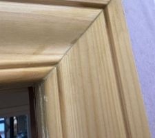 1ere passe de pâte à bois moulure encadrement porte