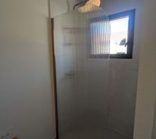 Parois de douche italienne trop large