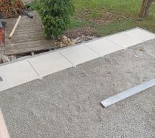 Début, suite et fin de la pose de la terrasse en grès cérame