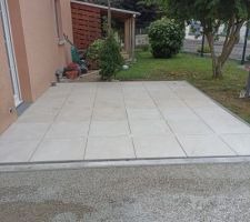 Début, suite et fin de la pose de la terrasse en grès cérame