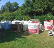 Début, suite et fin de la pose de la terrasse en grès cérame