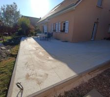 Début, suite et fin de la pose de la terrasse en grès cérame
