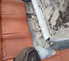 Comme cette photo le montre on voit bien l'endommagement de la cheminée, qui n'a jamais été signalée par les ouvriers