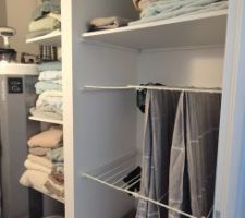 Aménagement de la buanderie avec étendage intérieur