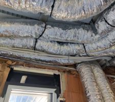 Les gaines de l'unité intérieure du RDC (cellier)