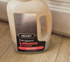 Décapage des joints de carrelage à l'acide chlorhydrique. 
Décapant spécial carrelage