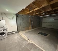 Depose de la cloison de la buanderie