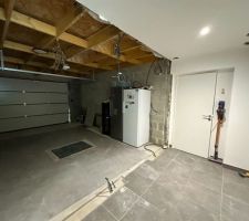 Depose de la cloison de la buanderie