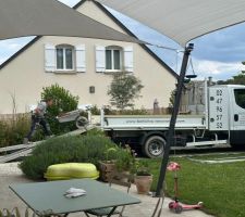 Evacuation à la brouette...