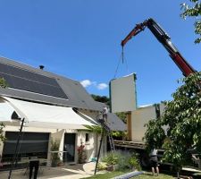 Arrivée des murs de l'ossature bois - bardés en usine majoritairement