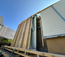 Arrivée des murs de l'ossature bois - bardés en usine majoritairement