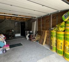 Isolation d'un pan de mur du garage pour accueillir la cuisine temporaire