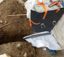 Finition du muret de soutènement du balcon - CC-BY-NC-SA