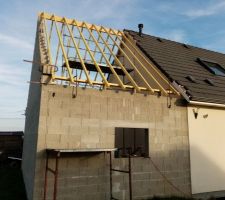 Coté fenêtre de notre chambre , ils y'aura deux velux, un coté rue , et un coté jardin.