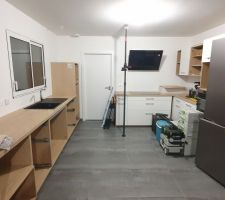 Pose de la cuisine en cours