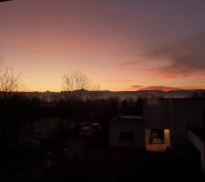 Levé de soleil sur les Alpes et le Mont Blanc