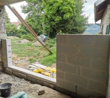 Montage d'un mur et réservation pour baie vitrée